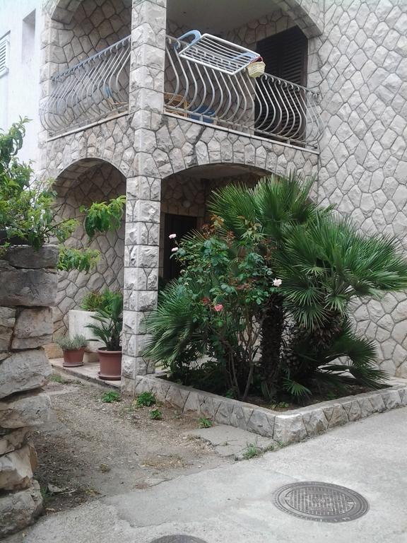 Apartments Vini And Ivana Sućuraj Dış mekan fotoğraf