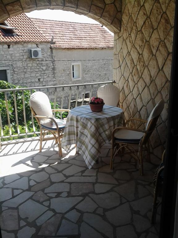 Apartments Vini And Ivana Sućuraj Oda fotoğraf