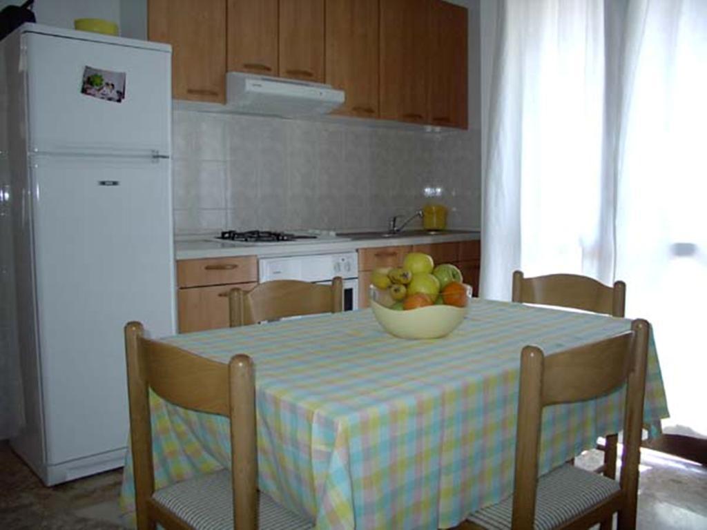 Apartments Vini And Ivana Sućuraj Oda fotoğraf